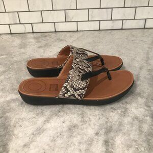 FitFlop Sandals Womens 7 Snake Print Thong Flip Flop Black Brown Slip On